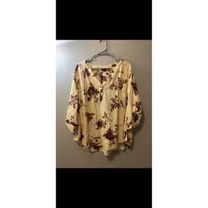 Torrid brand Harper pullover blouse in a challis floral sand pattern Size 2